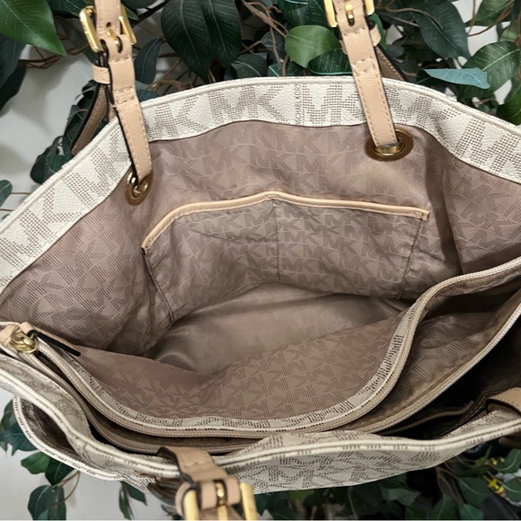 LAST CALL💕 - Picture 4 of 10